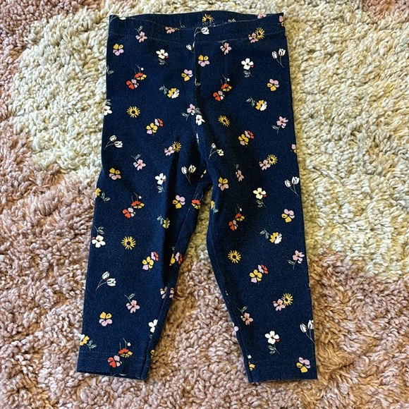 Carters outfit set size 12m - Picture 2 of 3